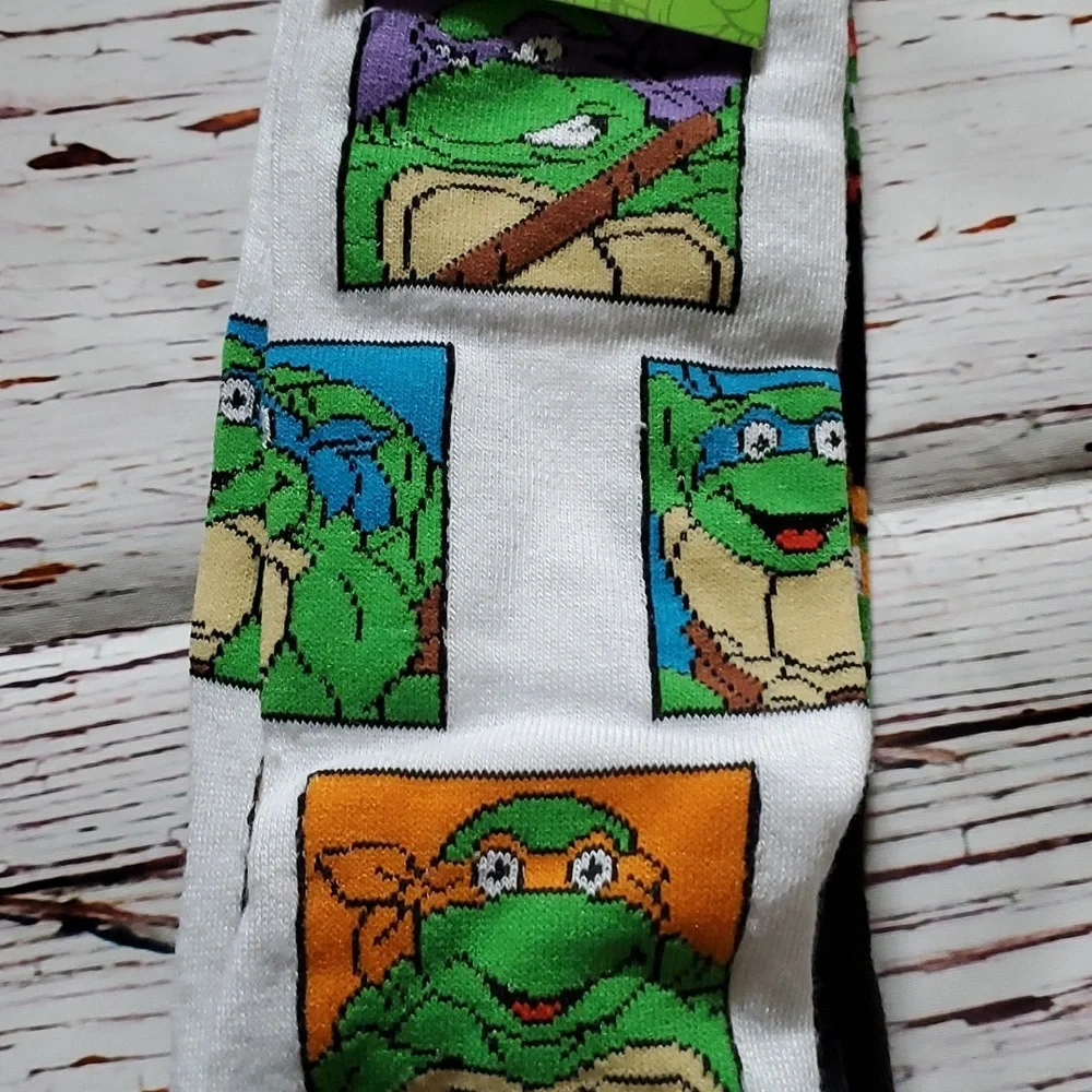 🆕️ TEENAGE MUTANT NINJA TURTLES MEN'S CREW LENGTH SOCKS (2 PAIRS) 💚